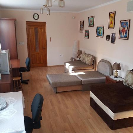 "Arttrakt" Hotel Lviv Bagian luar foto