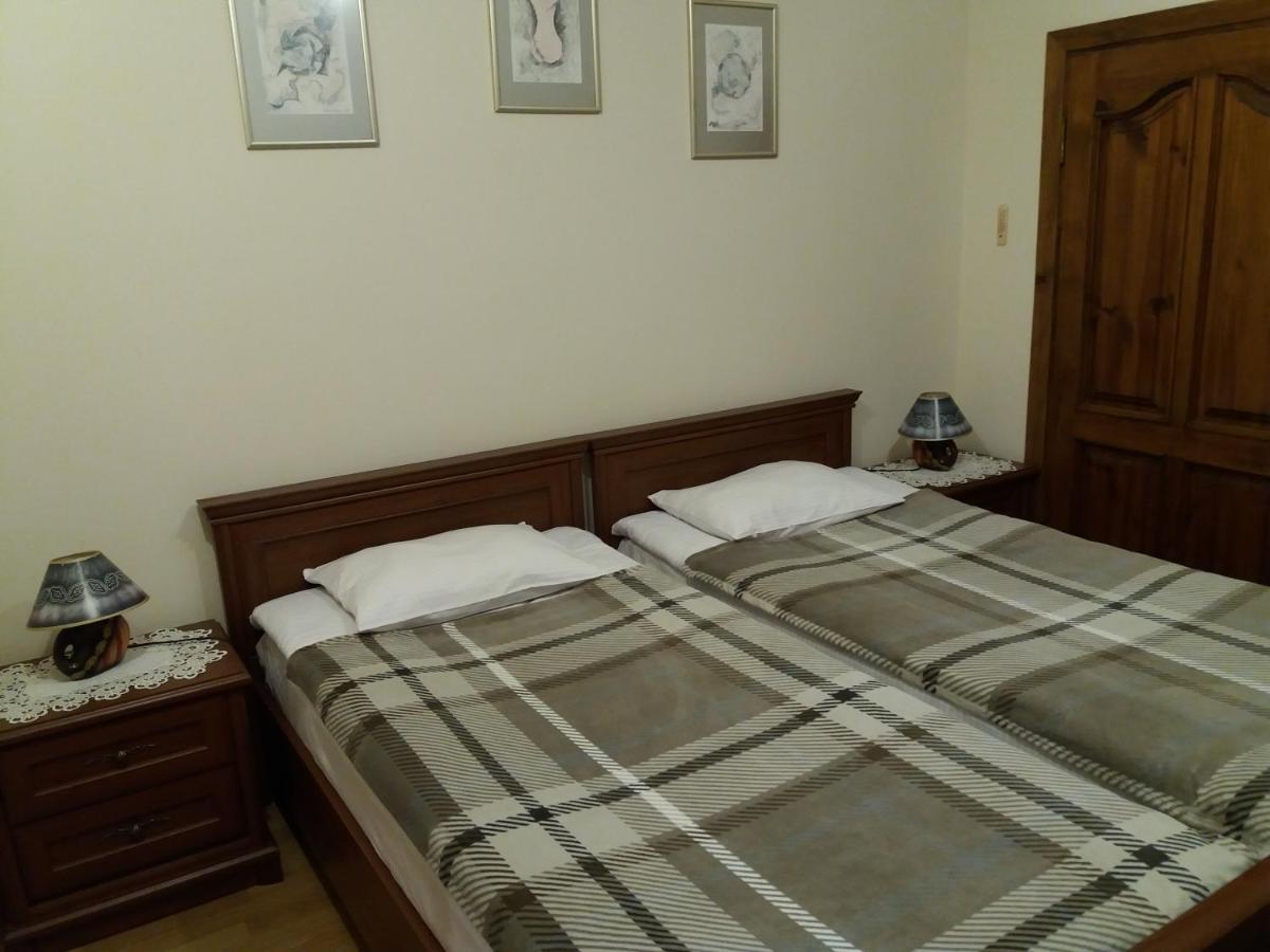 "Arttrakt" Hotel Lviv Bagian luar foto