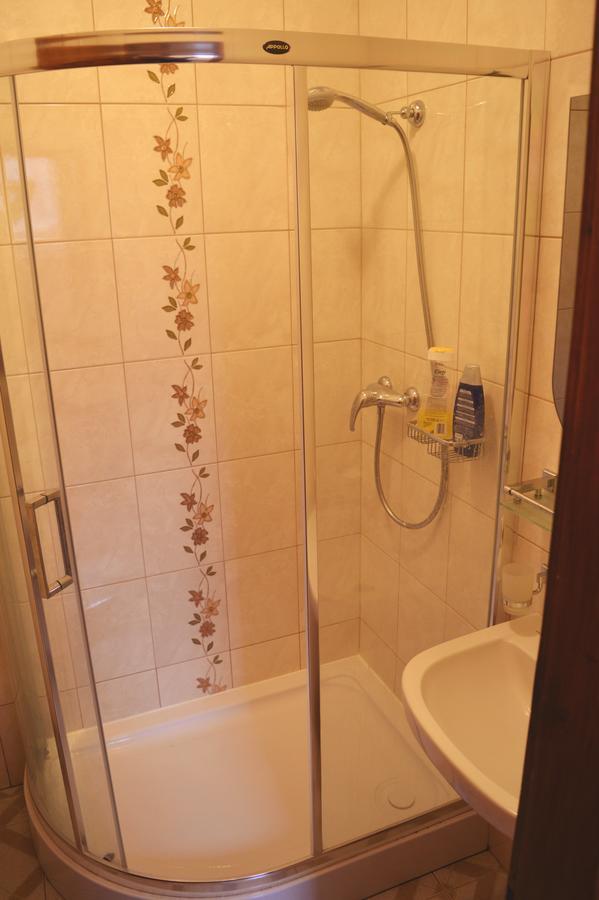 "Arttrakt" Hotel Lviv Bagian luar foto