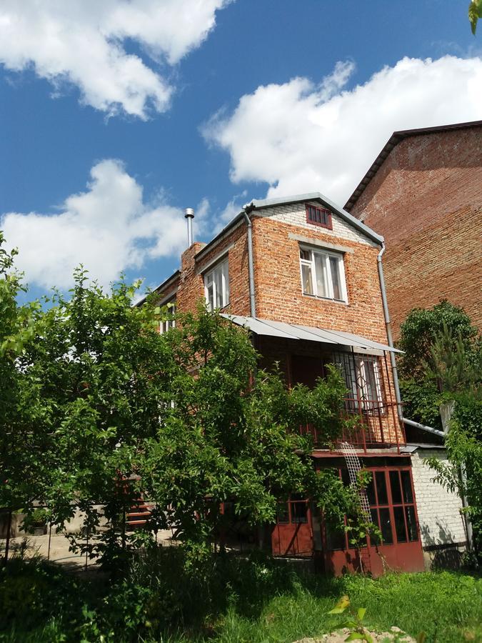 "Arttrakt" Hotel Lviv Bagian luar foto
