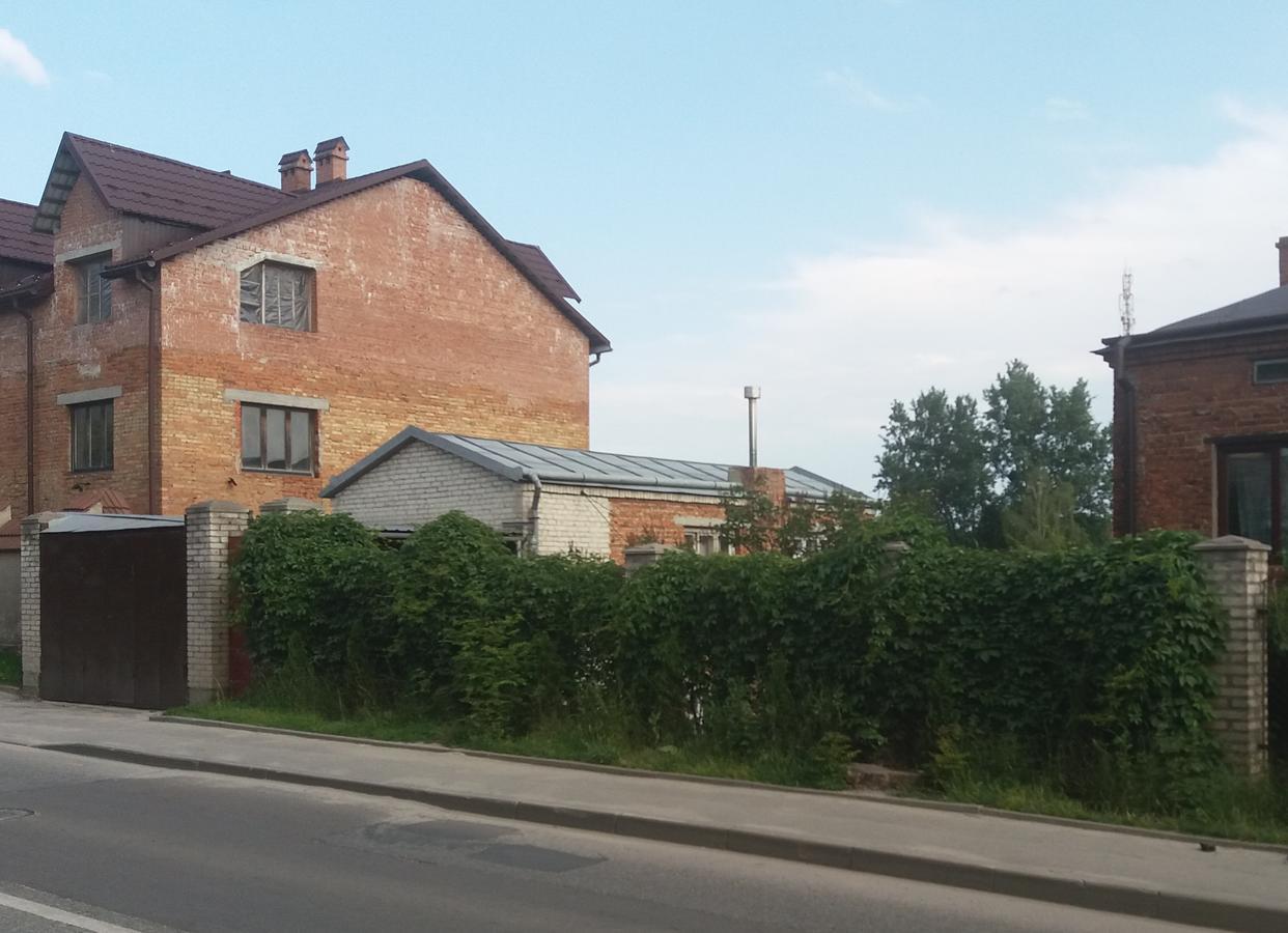 "Arttrakt" Hotel Lviv Bagian luar foto